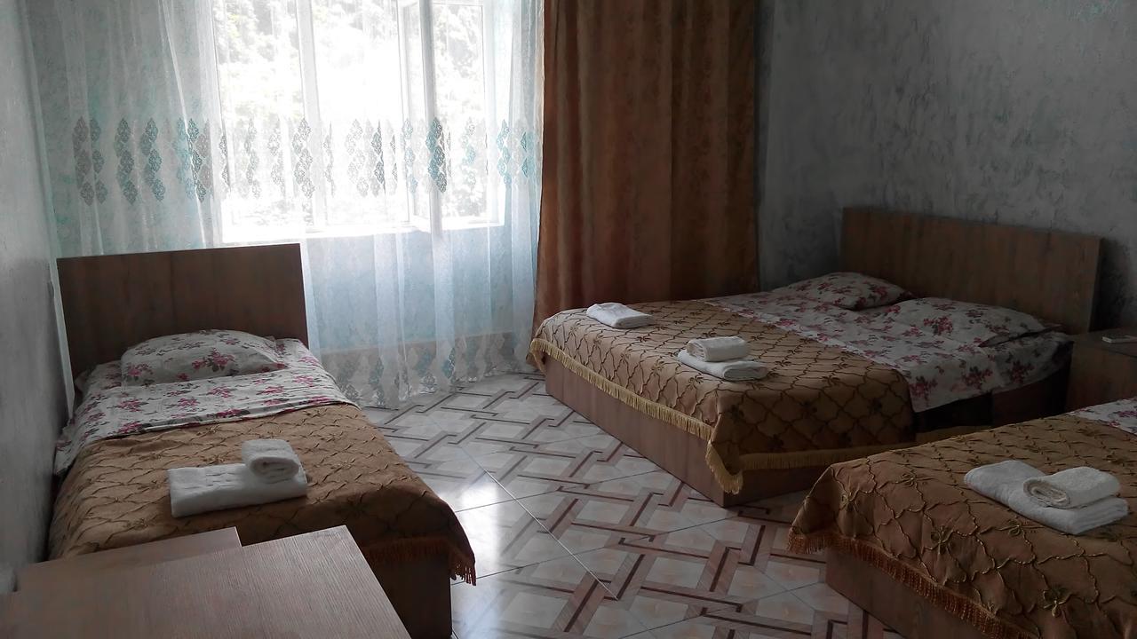 Guest House Vitali Gonio Buitenkant foto