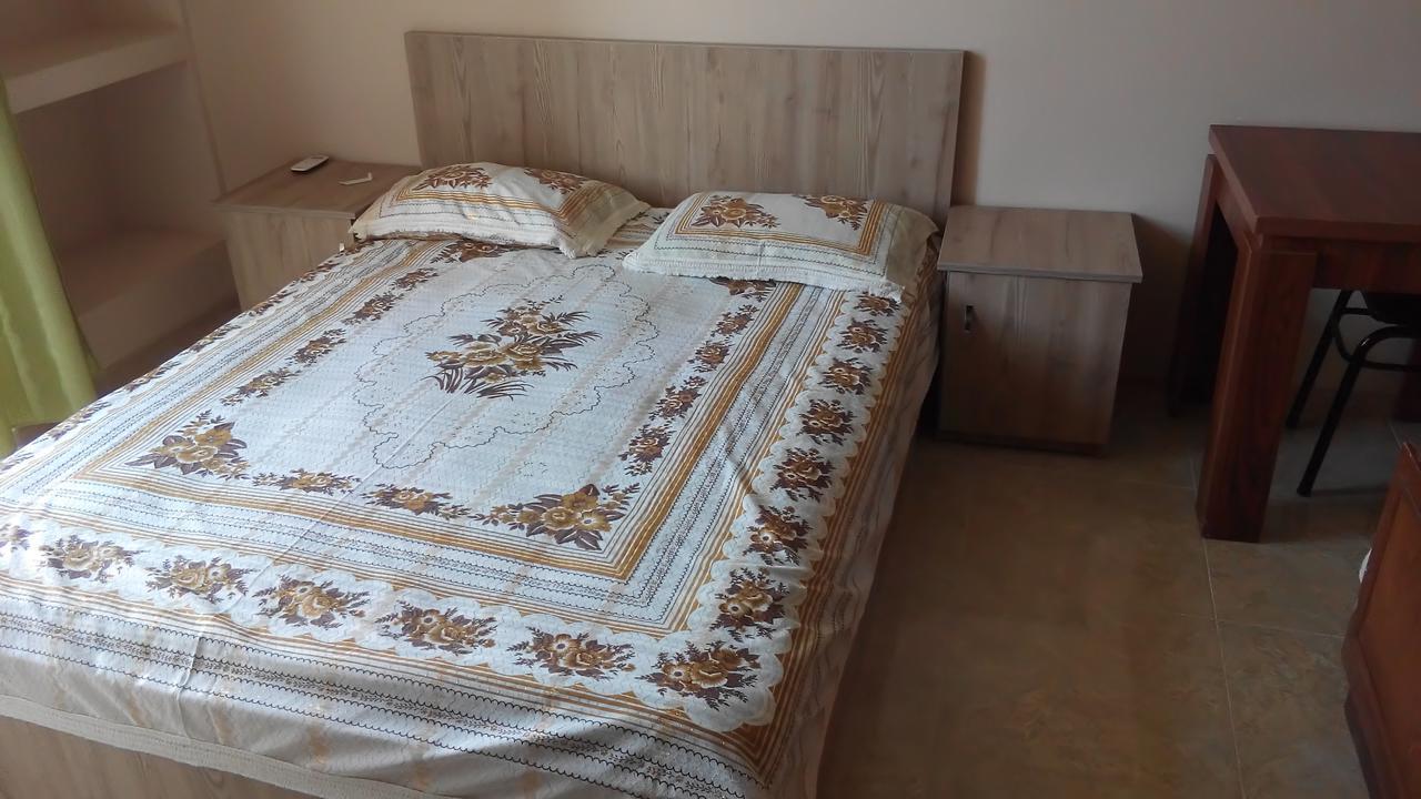 Guest House Vitali Gonio Buitenkant foto